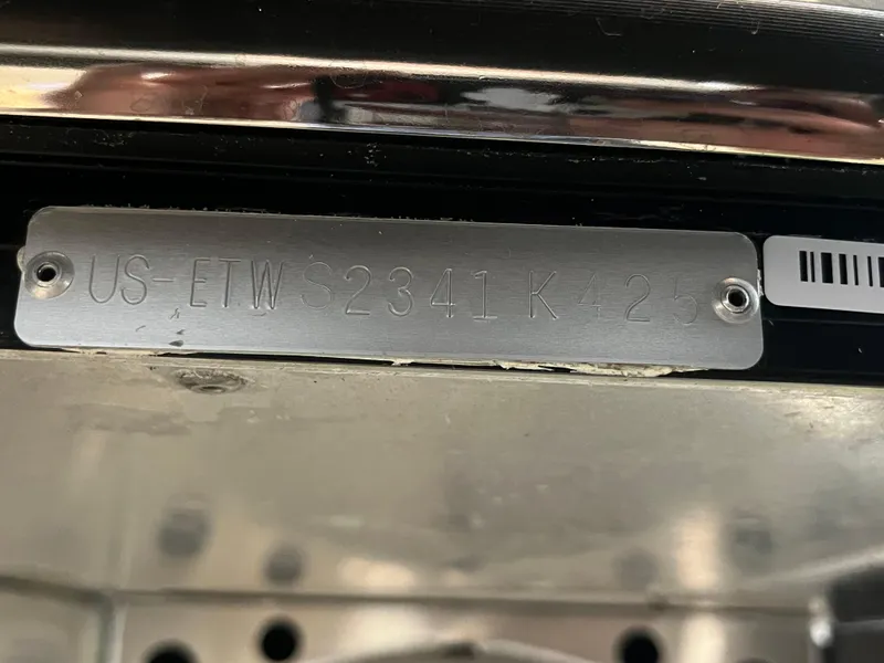 Slide: The Image of Hull identification number on a 2025 Bennington 25QXSBA boat. - 29