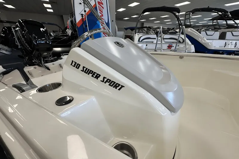 Slide: The Image of Boston Whaler 130 Super Sport 2026 - 5