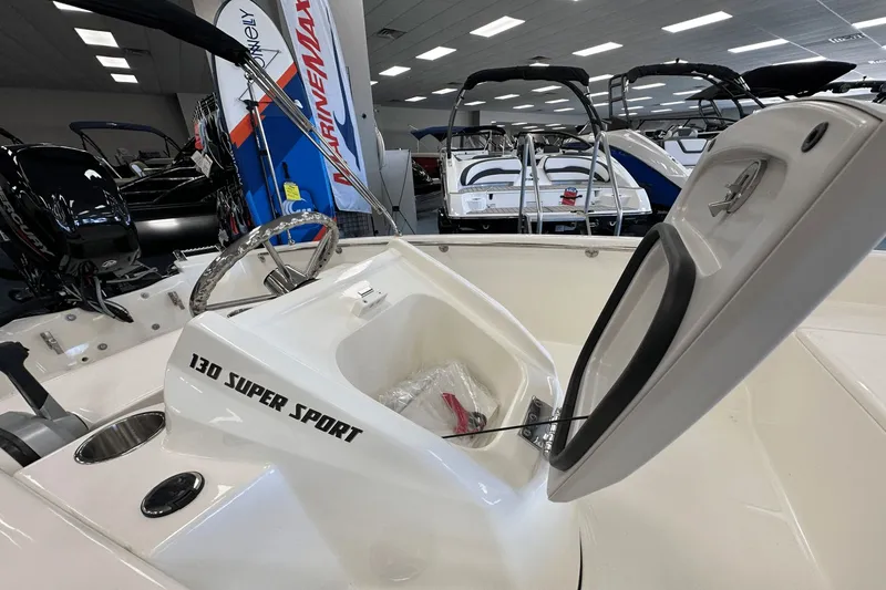 Slide: The Image of Boston Whaler 130 Super Sport 2026 - 7