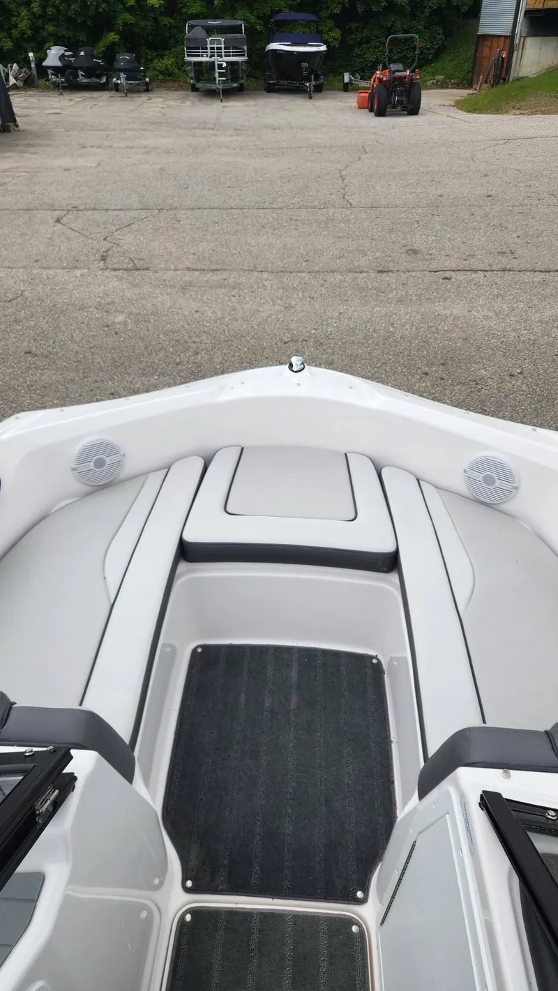 Slide: The Image of Yamaha SX190 2024 - 16