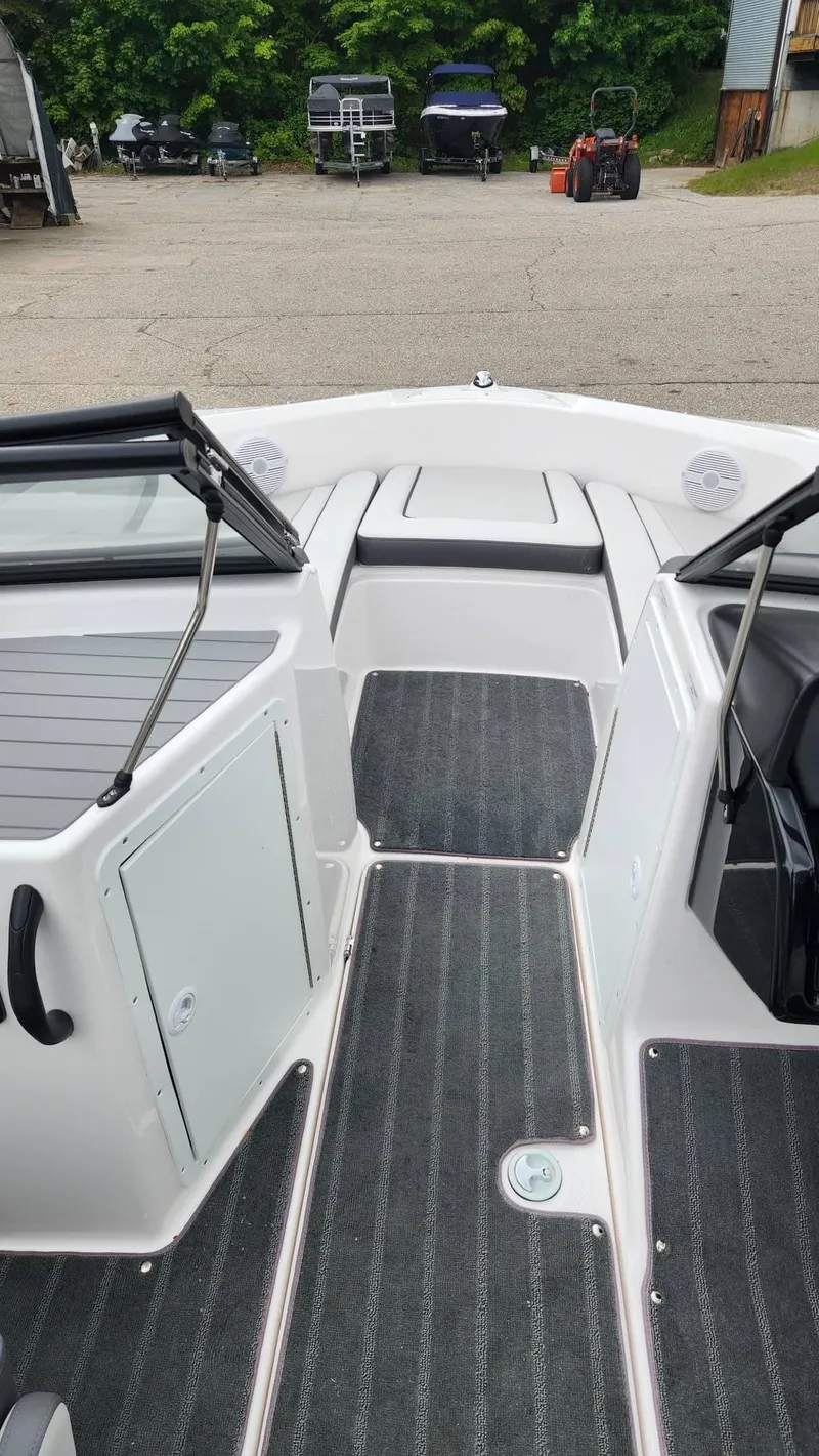 Slide: The Image of Yamaha SX190 2024 - 9