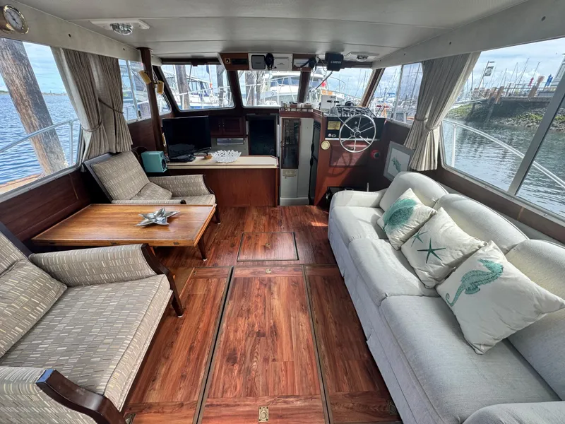 Slide: The Image of Tollycraft 37 Sportfish Sedan 1980 - 12