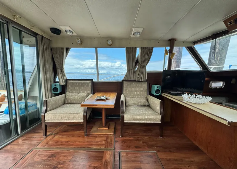 Slide: The Image of Tollycraft 37 Sportfish Sedan 1980 - 13