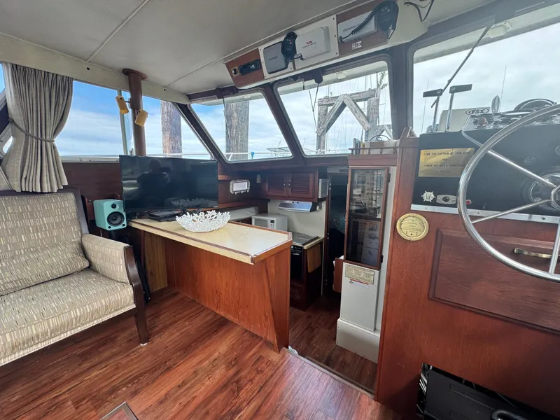 Slide: The Image of Tollycraft 37 Sportfish Sedan 1980 - 16