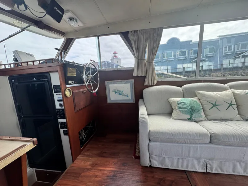 Slide: The Image of Tollycraft 37 Sportfish Sedan 1980 - 17