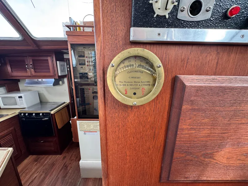 Slide: The Image of Tollycraft 37 Sportfish Sedan 1980 - 22