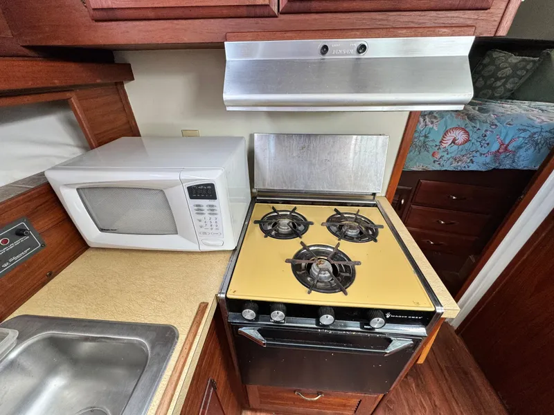 Slide: The Image of Tollycraft 37 Sportfish Sedan 1980 - 28