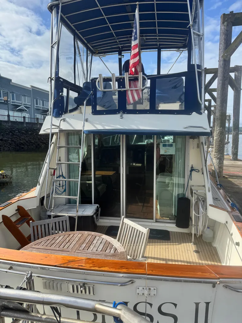 Slide: The Image of Tollycraft 37 Sportfish Sedan 1980 - 4