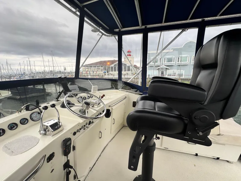 Slide: The Image of Tollycraft 37 Sportfish Sedan 1980 - 6