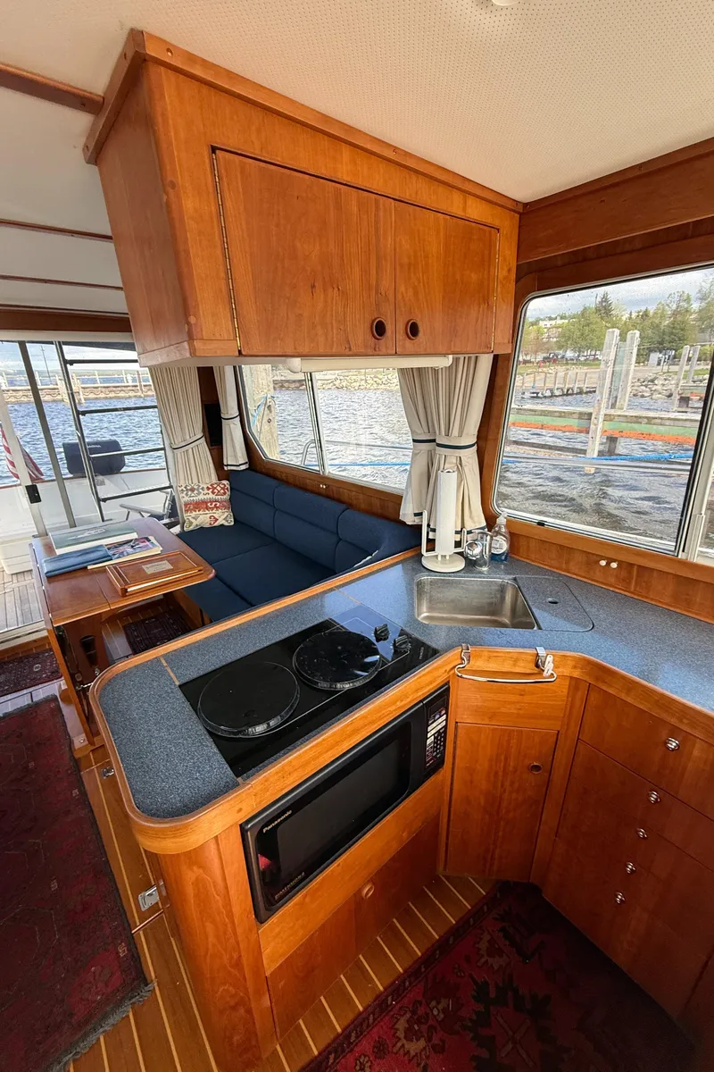 Slide: The Image of Sabre Sabreline 34 Flybridge 1999 - 52