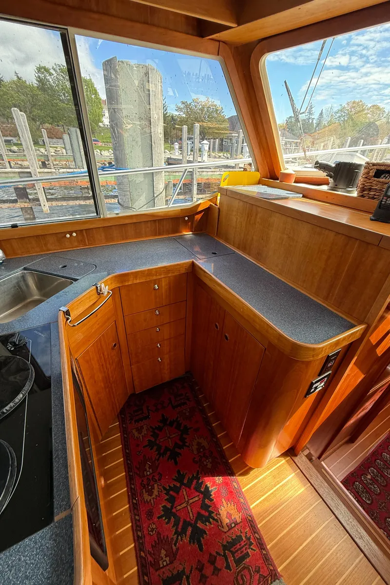 Slide: The Image of Sabre Sabreline 34 Flybridge 1999 - 53