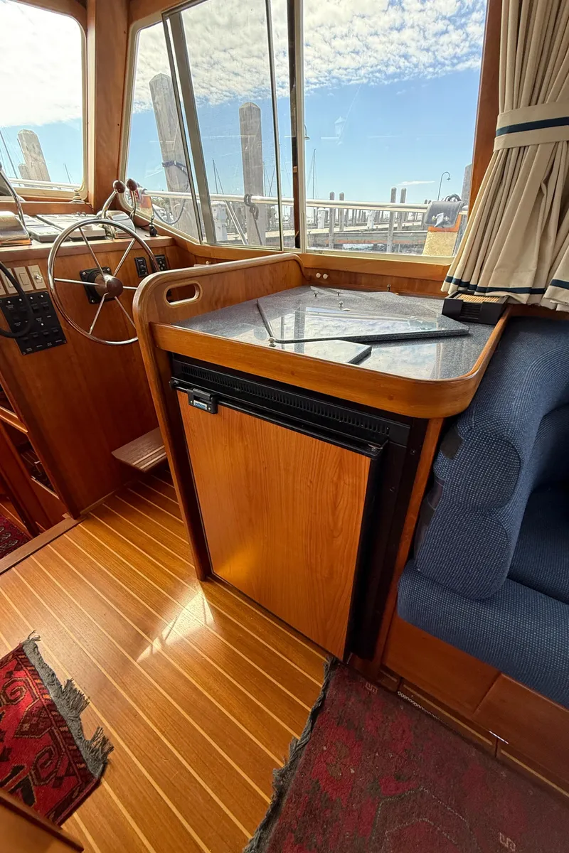 Slide: The Image of Sabre Sabreline 34 Flybridge 1999 - 55