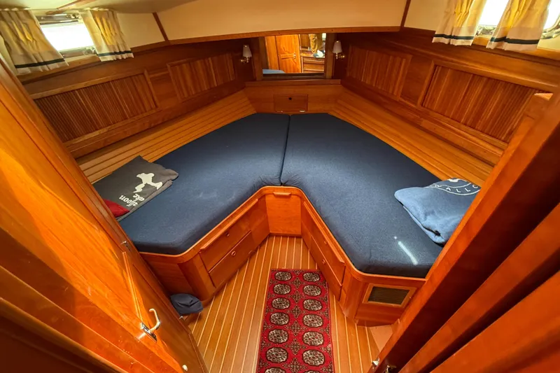 Slide: The Image of Sabre Sabreline 34 Flybridge 1999 - 61