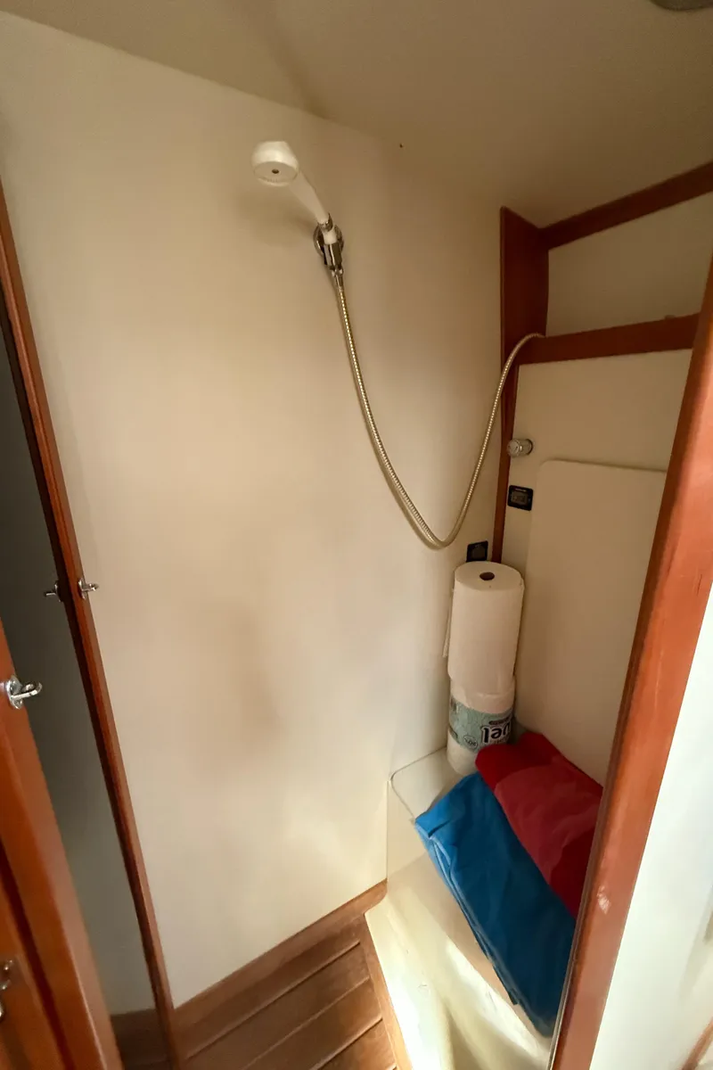 Slide: The Image of Sabre Sabreline 34 Flybridge 1999 - 69