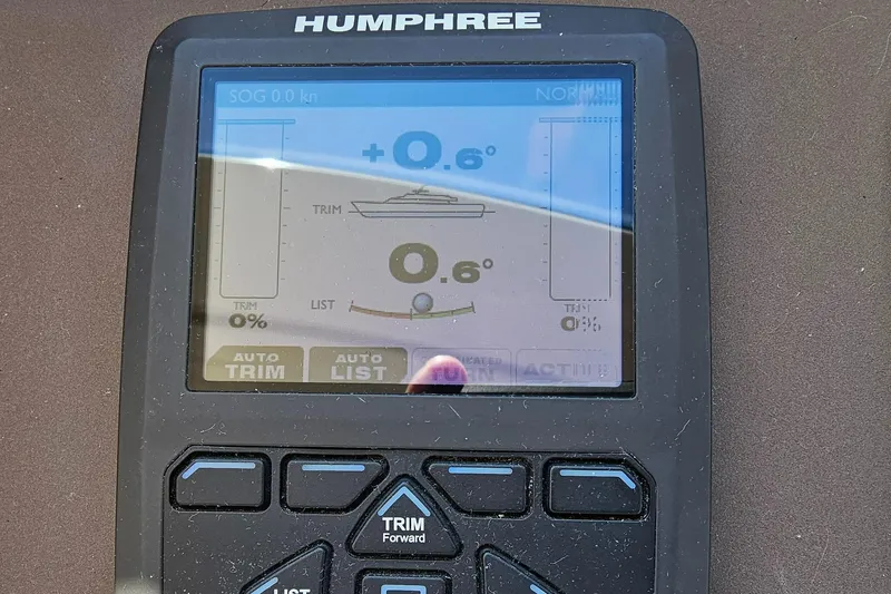 Slide: The Image of Humphree control panel on 2015 Azimut Atlantis 50 yacht displaying trim settings. - 25