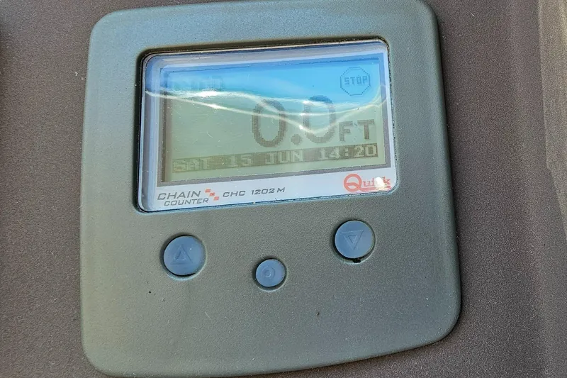 Slide: The Image of Chain counter display on 2015 Azimut Atlantis 50 yacht dashboard. - 28