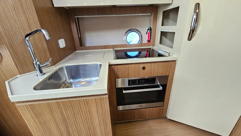 Slide: The Image of Azimut Atlantis 50 2015 - 53