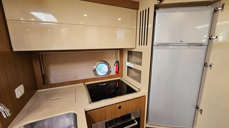 Slide: The Image of Azimut Atlantis 50 2015 - 56