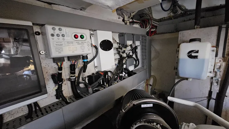 Slide: The Image of Azimut Atlantis 50 2015 - 75