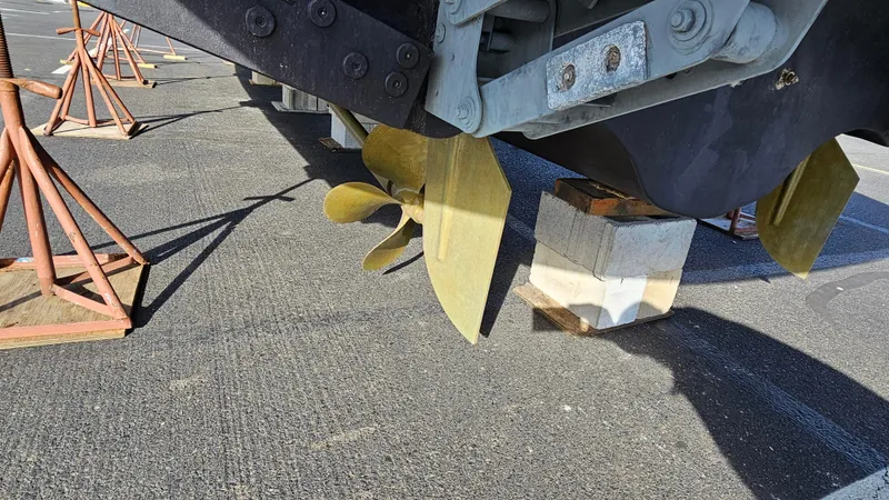 Slide: The Image of Azimut Atlantis 50 2015 - 90