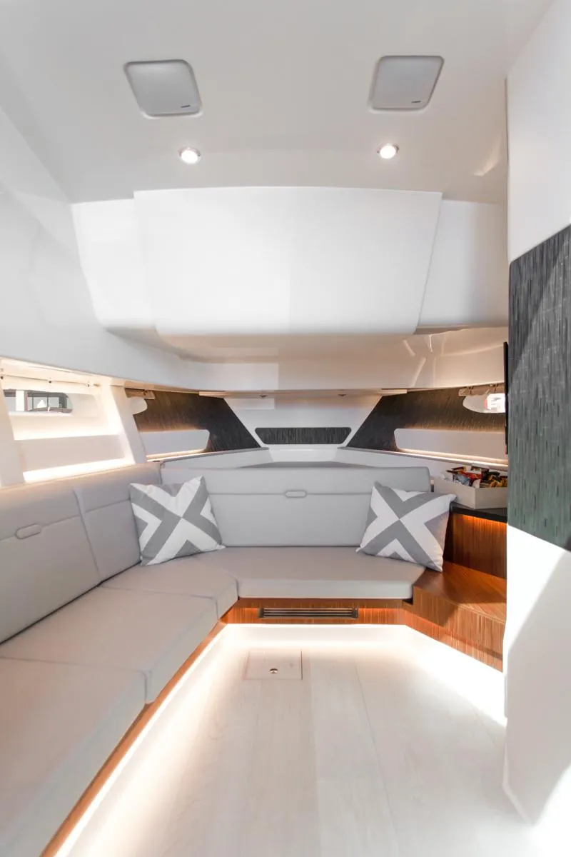 Slide: The Image of Sea Ray Sundancer 370 Outboard 2022 - 53