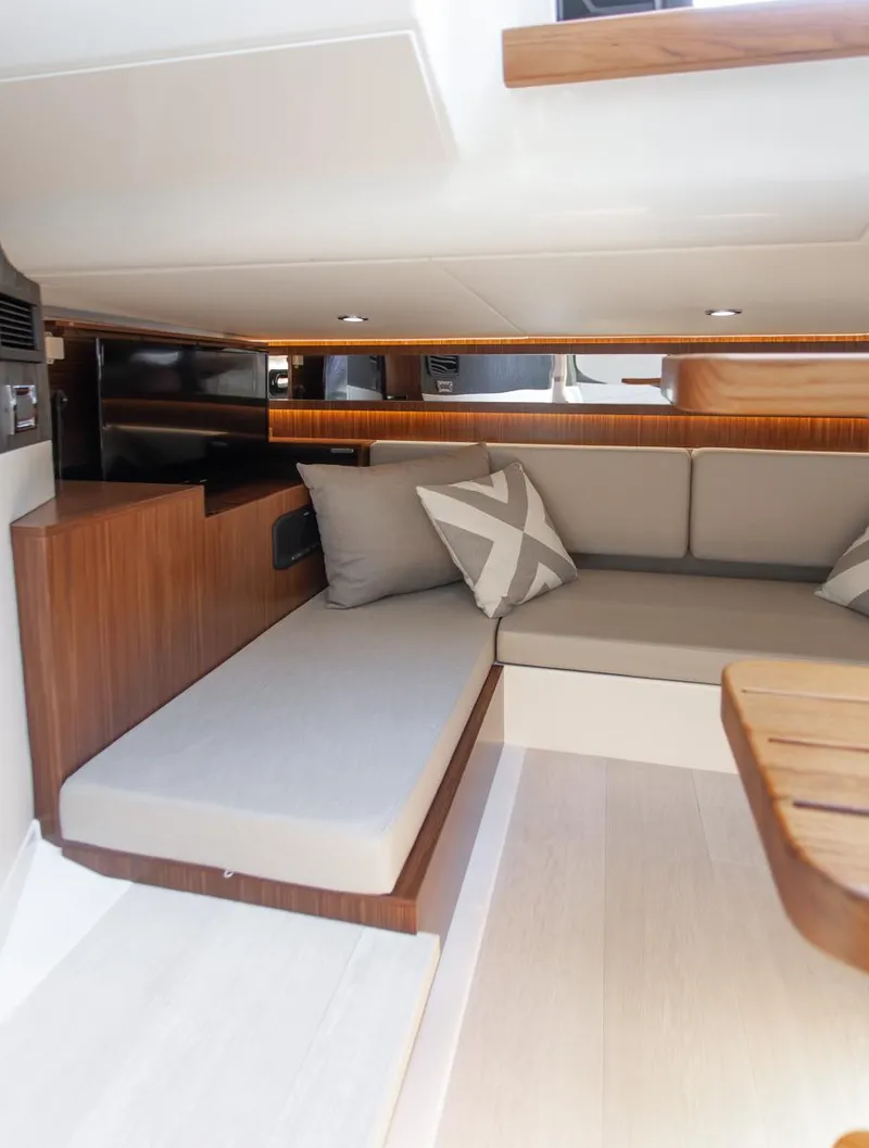 Slide: The Image of Sea Ray Sundancer 370 Outboard 2022 - 55