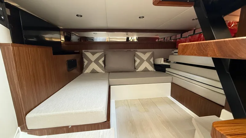 Slide: The Image of Sea Ray Sundancer 370 Outboard 2022 - 56