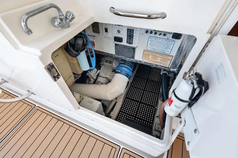 Slide: The Image of Riviera 4800 Sport Yacht 2001 - 57