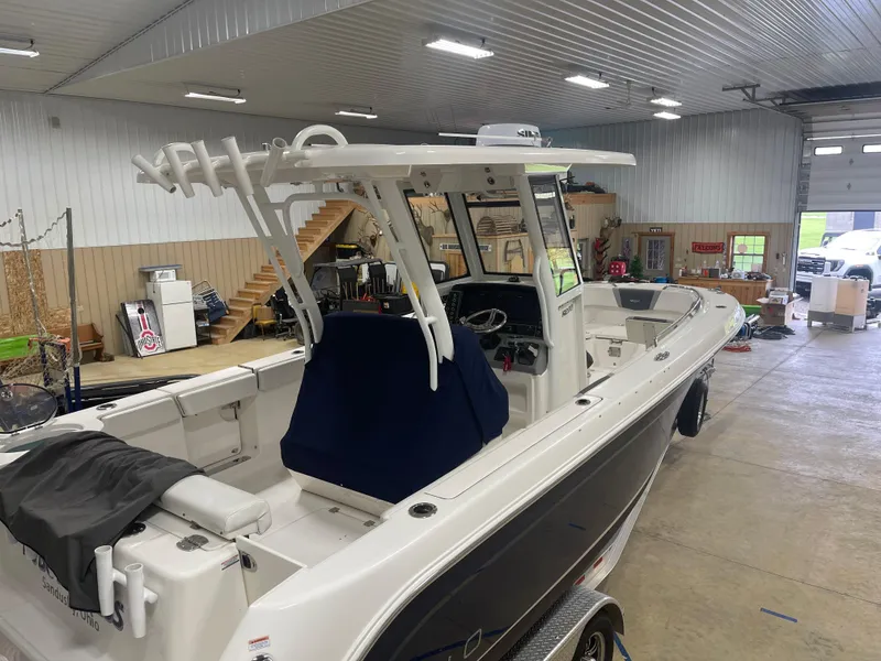 Slide: The Image of Robalo R272 Center Console 2020 - 3