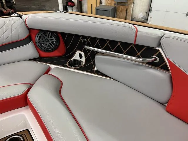 Slide: The Image of Nautique Super Air Nautique GS24 2021 - 29