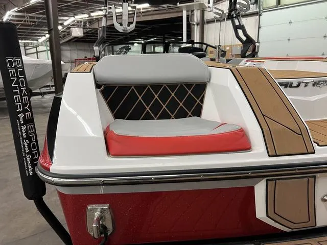 Slide: The Image of Nautique Super Air Nautique GS24 2021 - 8