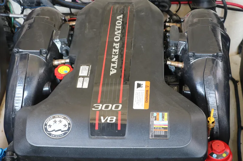 Slide: The Image of Volvo Penta 300 V8 engine in 2014 Regal 2500 RX Bowrider boat. - 38