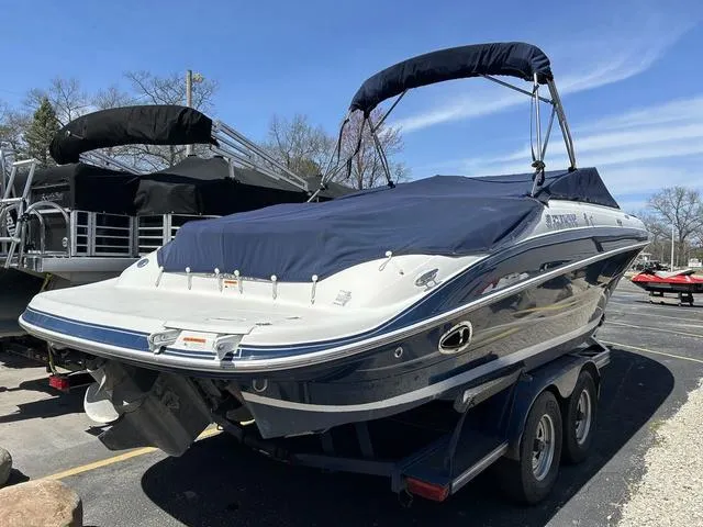 Slide: The Image of Four Winns 250 HORIZON I/O 2005 - 4