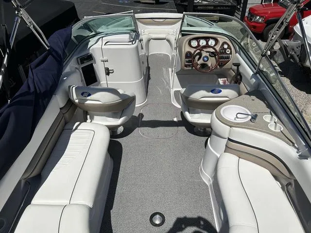 Slide: The Image of Four Winns 250 HORIZON I/O 2005 - 6