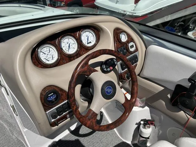 Slide: The Image of Four Winns 250 HORIZON I/O 2005 - 8