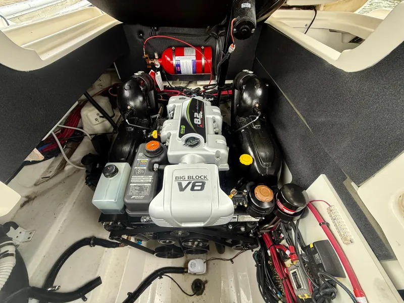 Slide: The Image of Engine compartment of 2022 Sea Ray SLX 280 with Big Block V8 engine. - 31