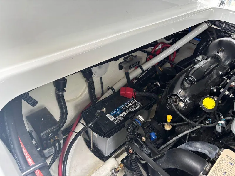 Slide: The Image of 2013 Formula 310 Sun Sport 16 - 16