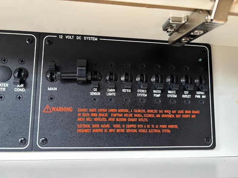 Slide: The Image of 2013 Formula 310 Sun Sport 21 - 21