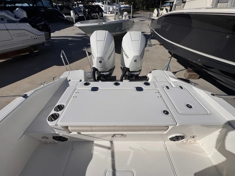 Slide: The Image of Boston Whaler 280 Dauntless 2026 - 10