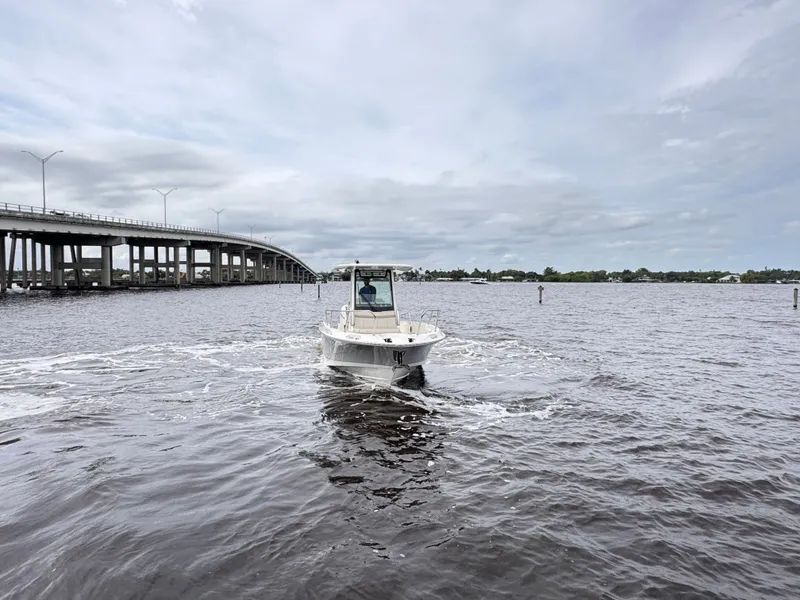Slide: The Image of Boston Whaler 280 Dauntless 2026 - 3