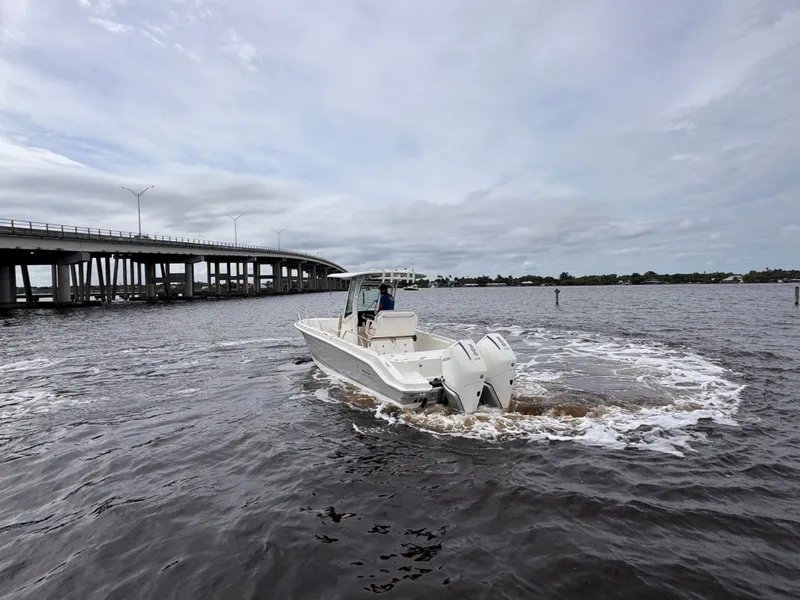 Slide: The Image of Boston Whaler 280 Dauntless 2026 - 6