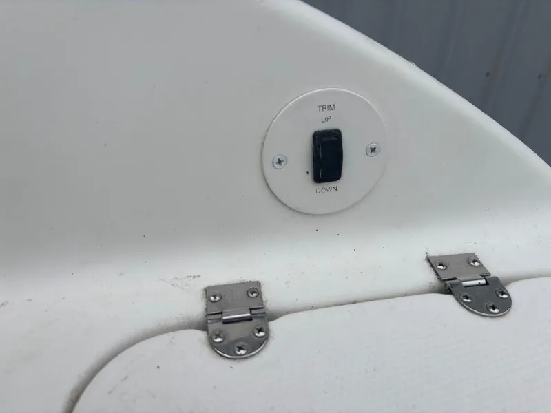 Slide: The Image of 2006 Chaparral 210 SSi 6 - 6