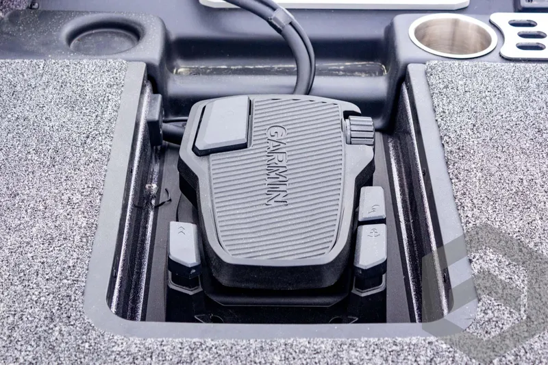 Slide: The Image of Garmin foot pedal on 2025 Caymas CX 21 PRO boat deck. - 30