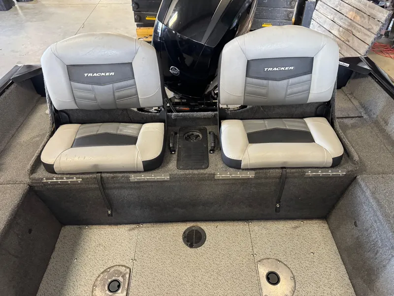 Slide: The Image of Tracker Pro Guide V-175 Combo 2018 - 10