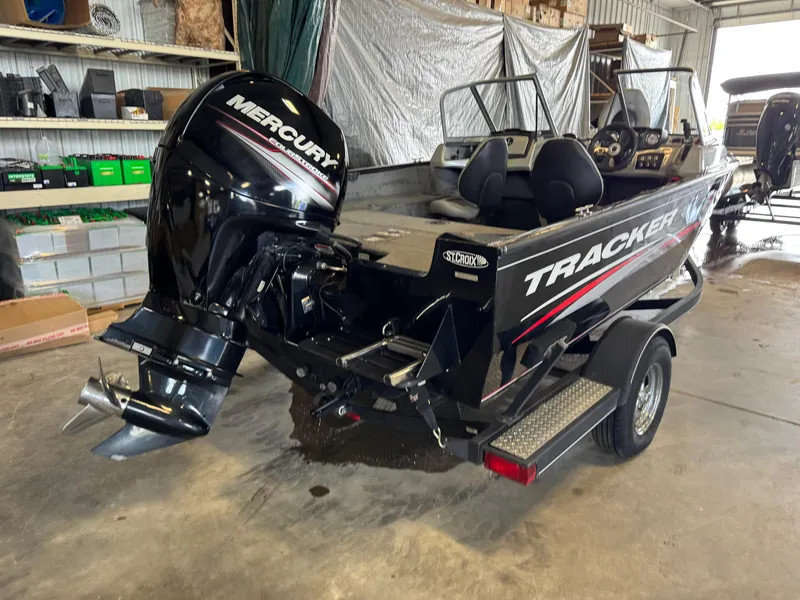 Slide: The Image of Tracker Pro Guide V-175 Combo 2018 - 3