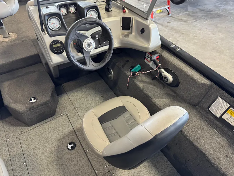 Slide: The Image of Tracker Pro Guide V-175 Combo 2018 - 7