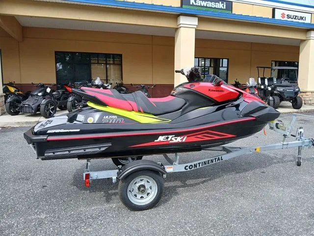 Slide: The Image of Kawasaki Ultra® 310X 2025 - 16