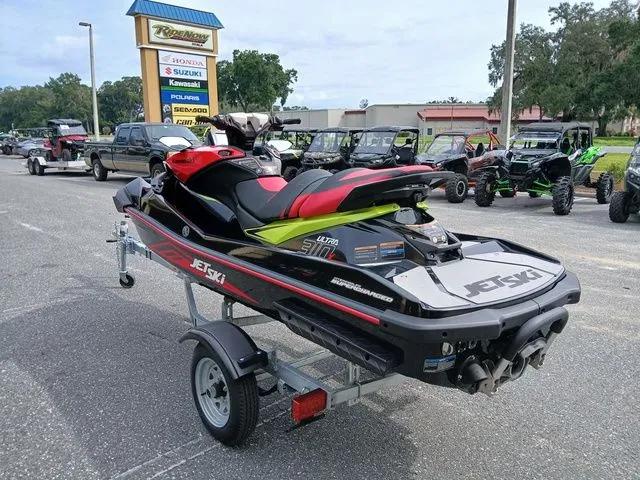 Slide: The Image of Kawasaki Ultra® 310X 2025 - 4