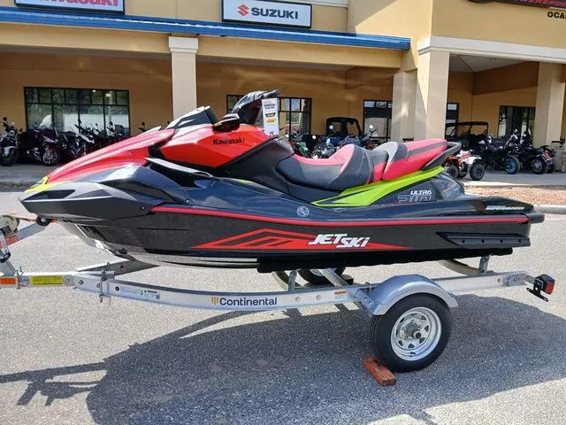 Slide: The Image of Kawasaki Ultra® 310X 2025 - 10