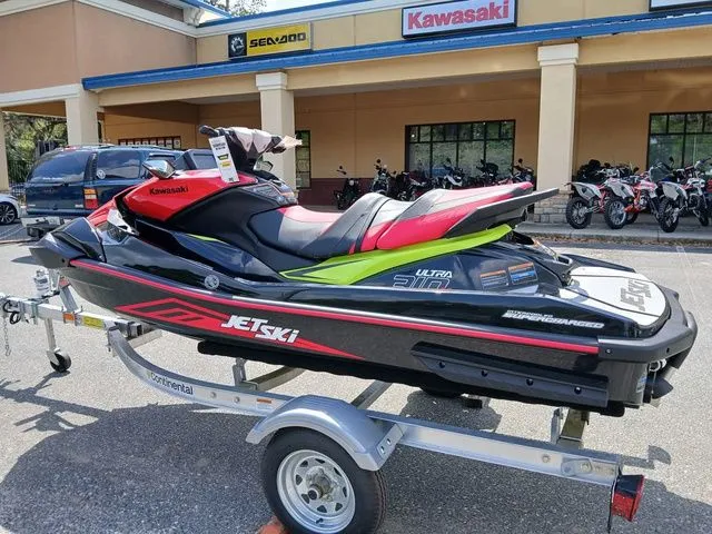 Slide: The Image of Kawasaki Ultra® 310X 2025 - 12